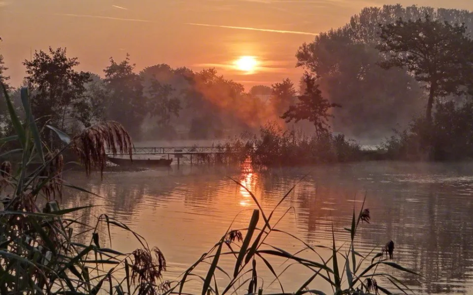 nazomerse zonsopkomst  in
