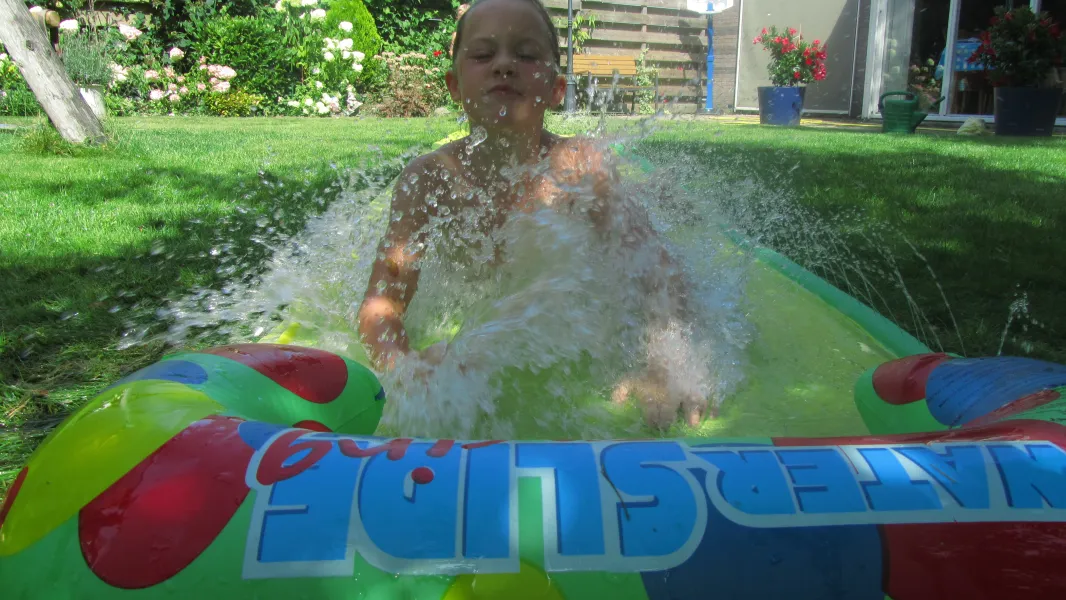 Yvonne having water fun