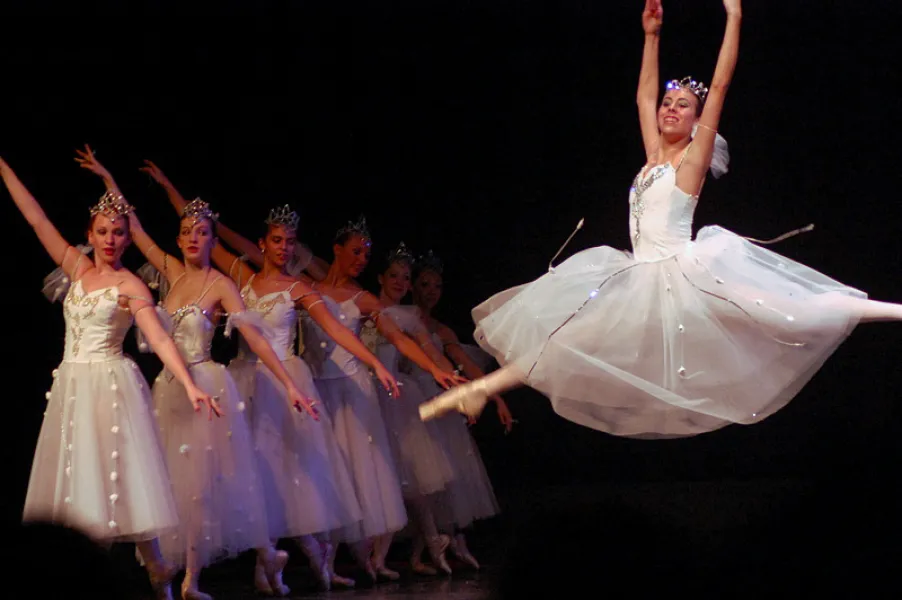 Here Comes the Queen...th