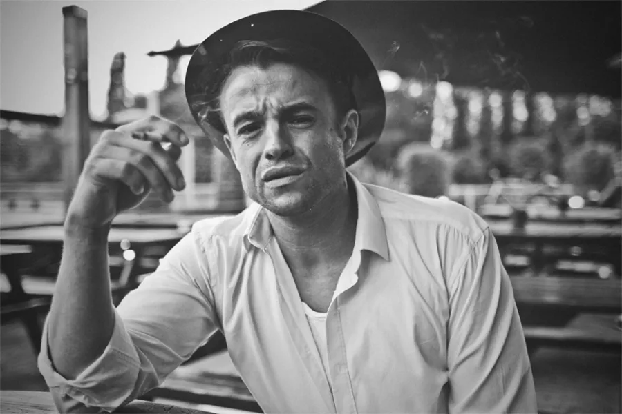 Live fast, die young