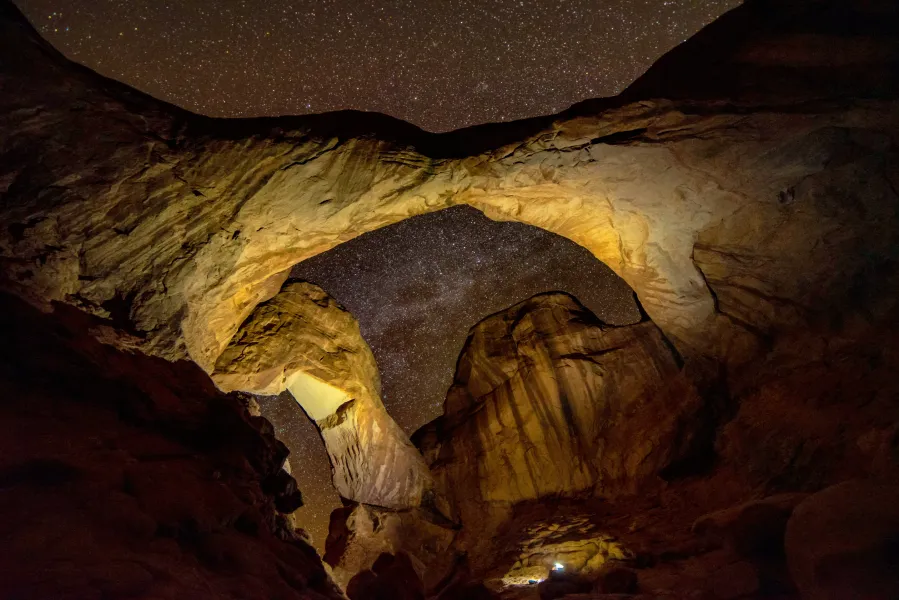 Milky way through the arch