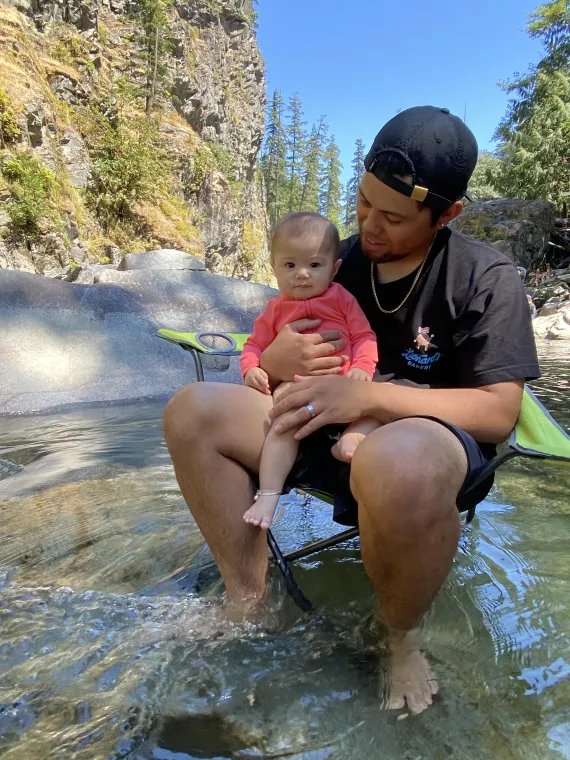 Melia’s first time at the river ????