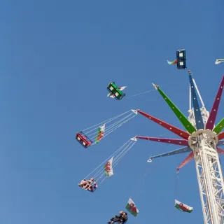 Round, and round, and round, and roooound...